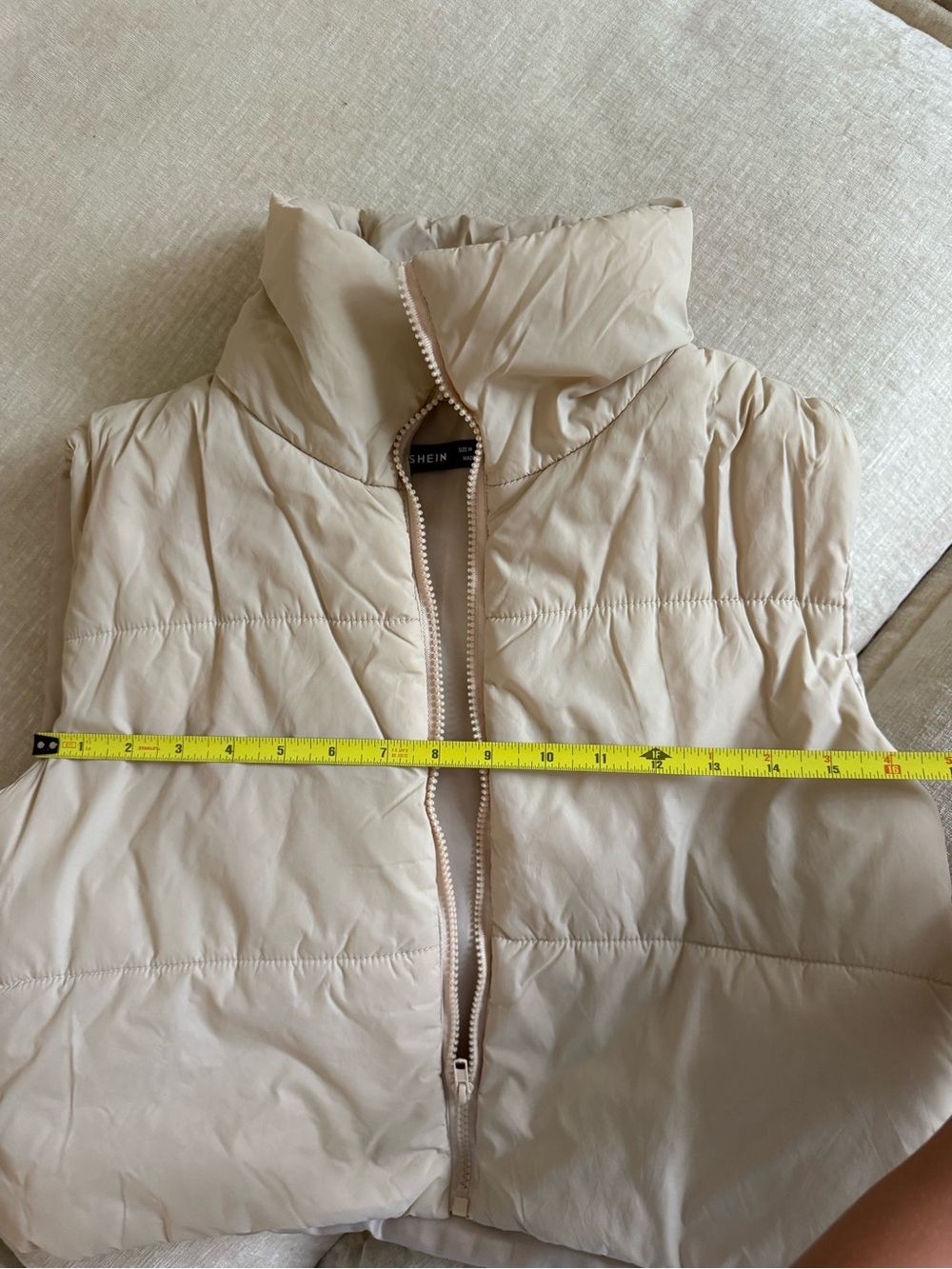 Cropped Puffer Vest - Cream Colored - Picture 8 of 8